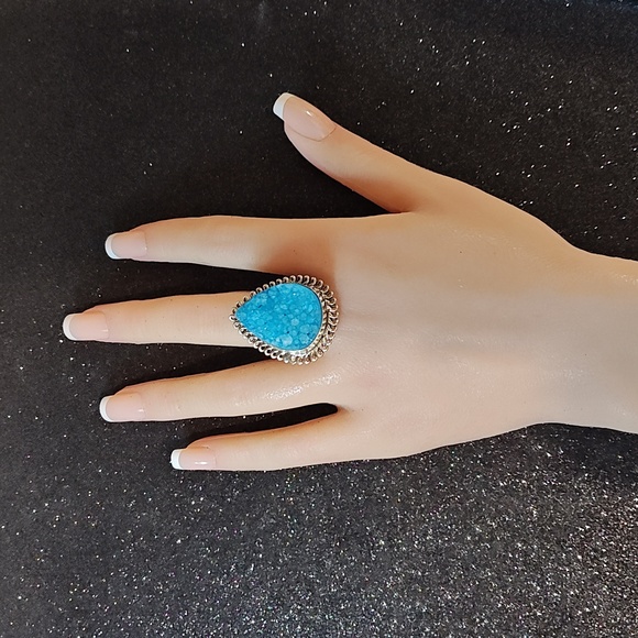 Calcite Blue Dyed (Druzy) Silver Gemstone Ring - Size 9 1/2 - Picture 7 of 8